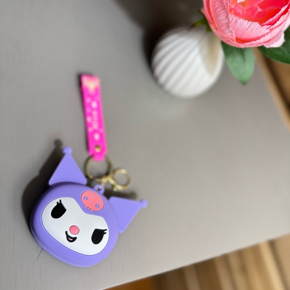 Kuromi  Silicone Coin Purse Keychain - Picture 2 of 6